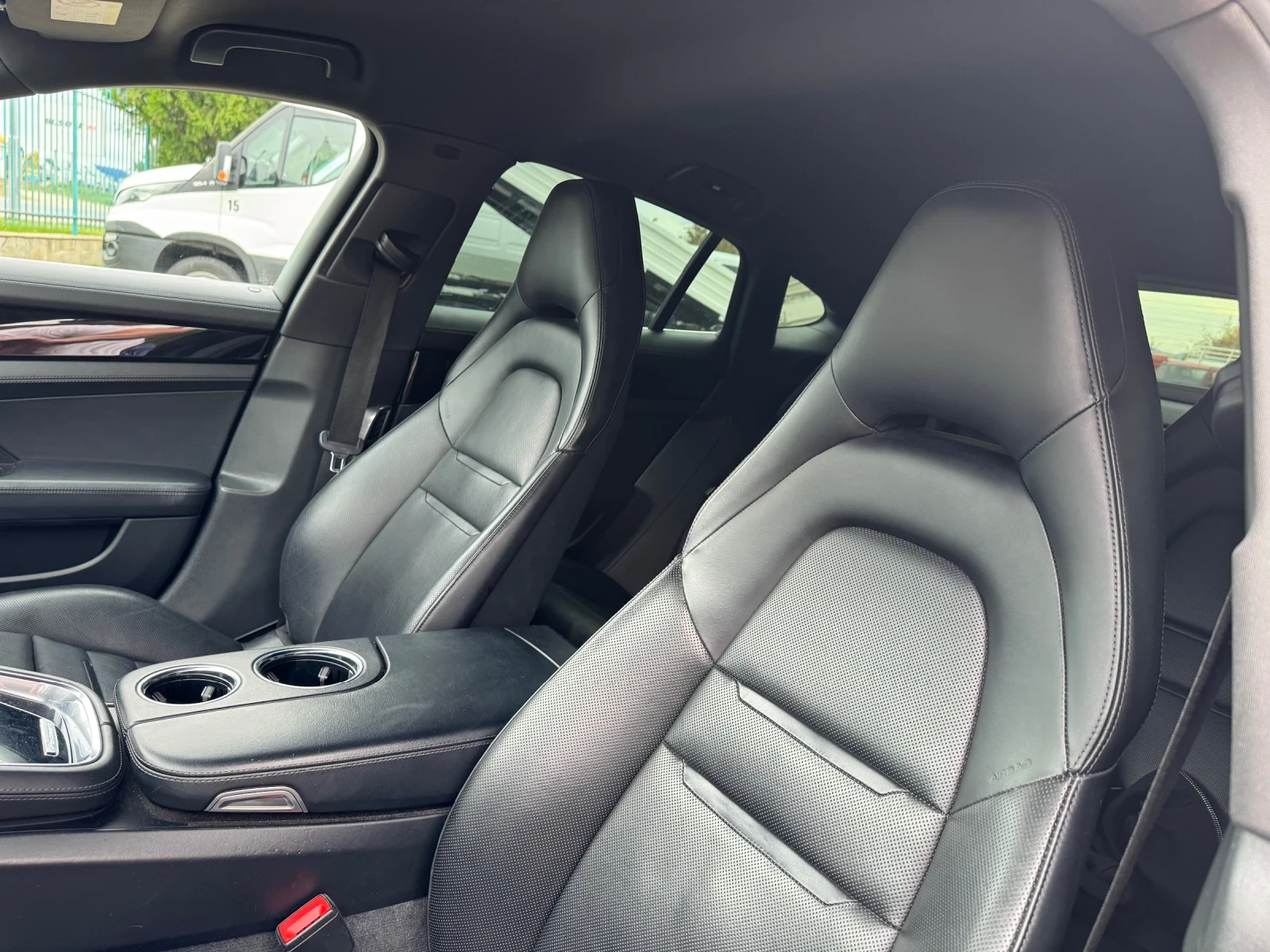 Porsche Panamera 4S* TURBO Optic* Night Vision* Sport Chrono - изображение 10