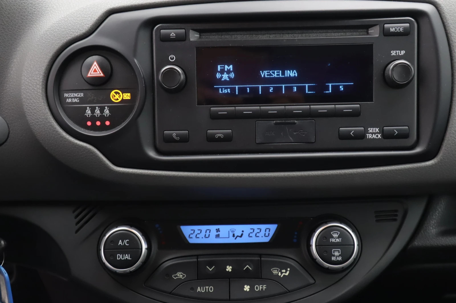 Toyota Yaris 1.5 HYBDRID | Mobile.bg   16