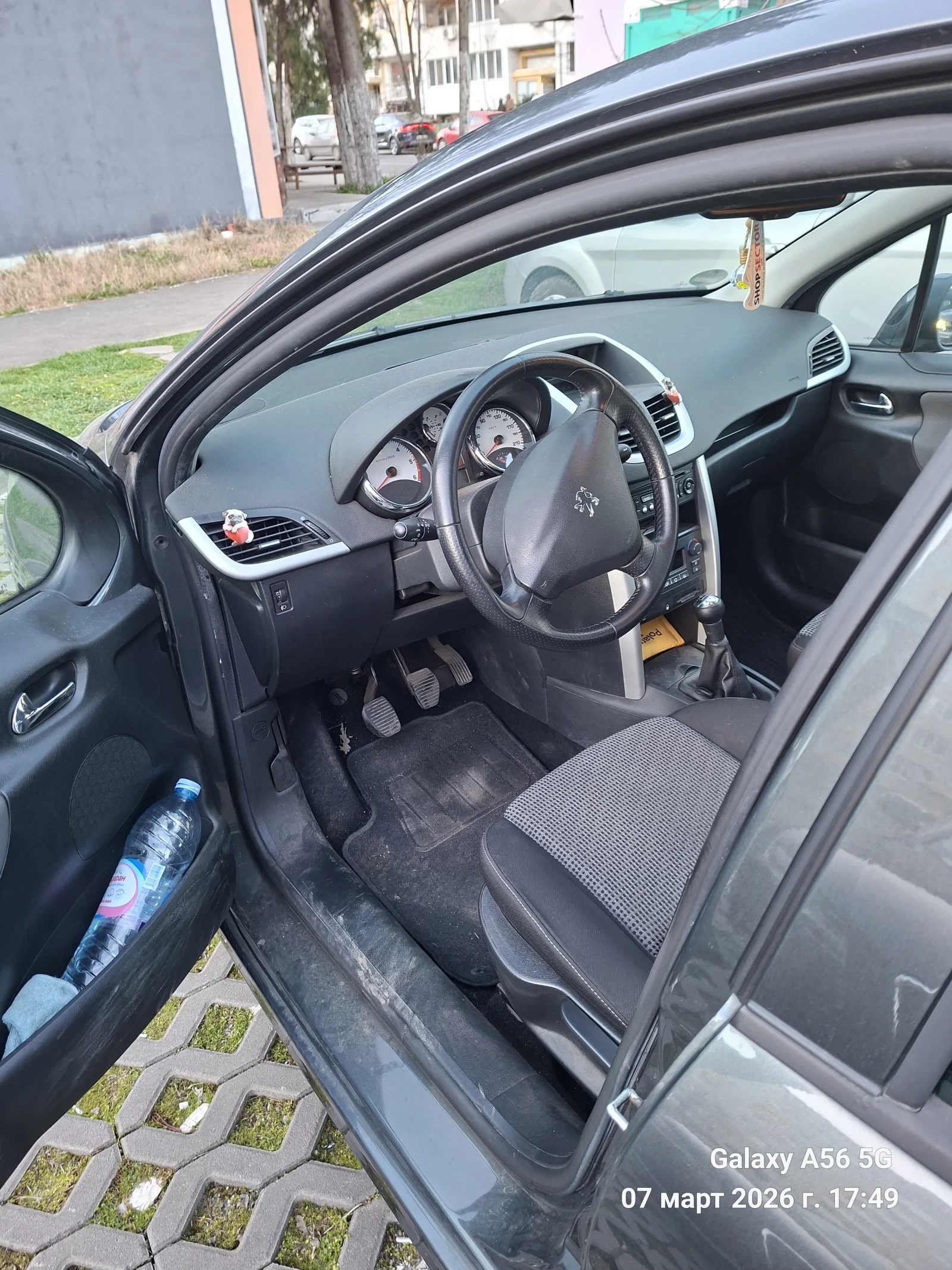 Peugeot 207 1.6 HDI, снимка 5 - Автомобили и джипове - 53754177