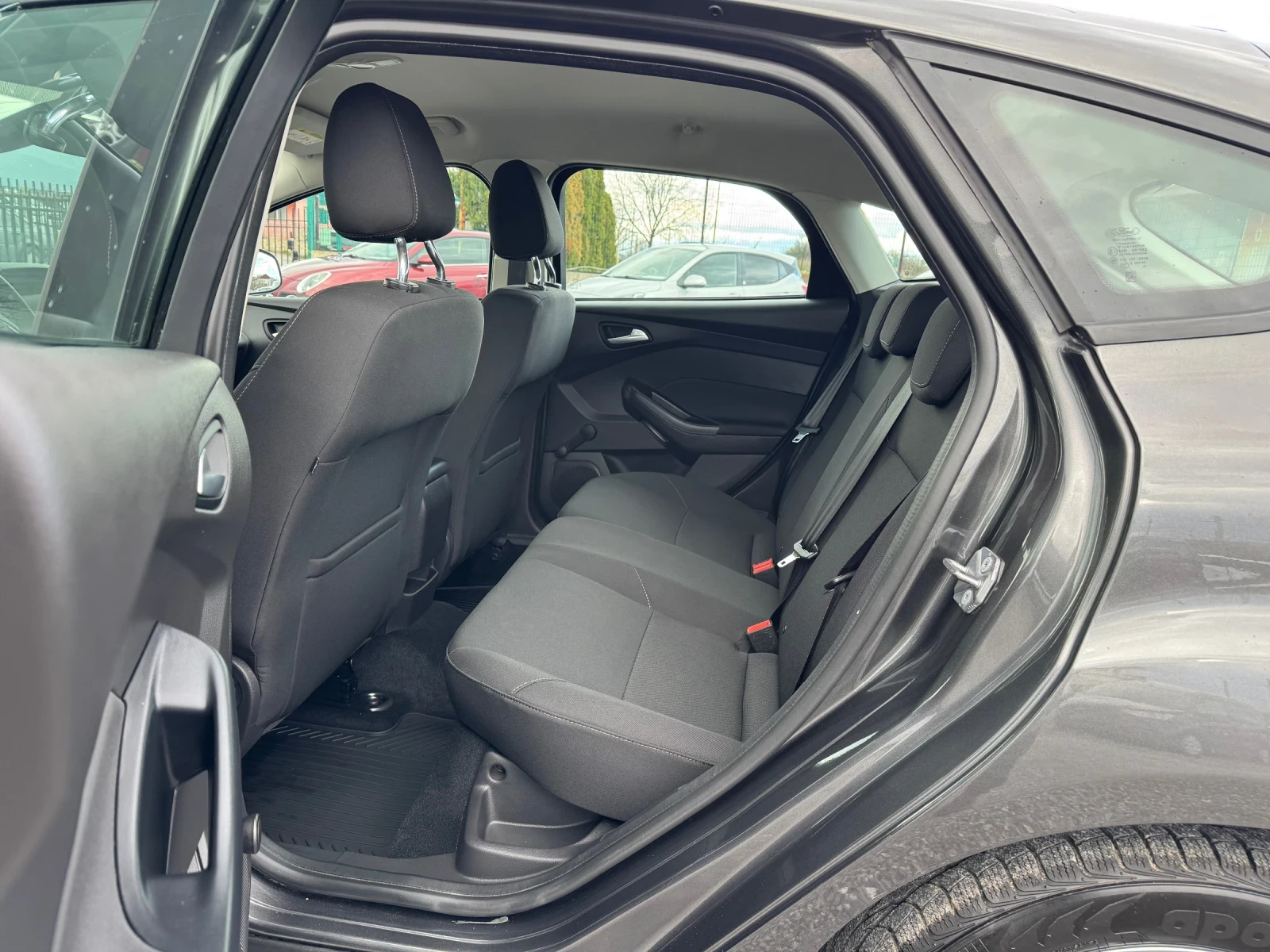 Ford Focus 1.0Ecoboost NAVIGATION 6 speed!!EURO 6!!!, снимка 15 - Автомобили и джипове - 54092363