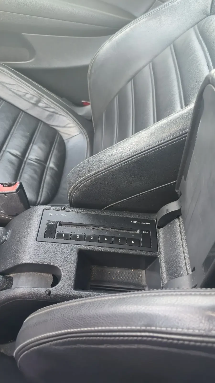 VW Scirocco 2.0 TSI, снимка 14 - Автомобили и джипове - 54340563