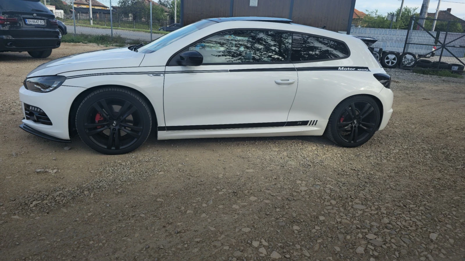 VW Scirocco 2.0 TSI, снимка 3 - Автомобили и джипове - 54340563