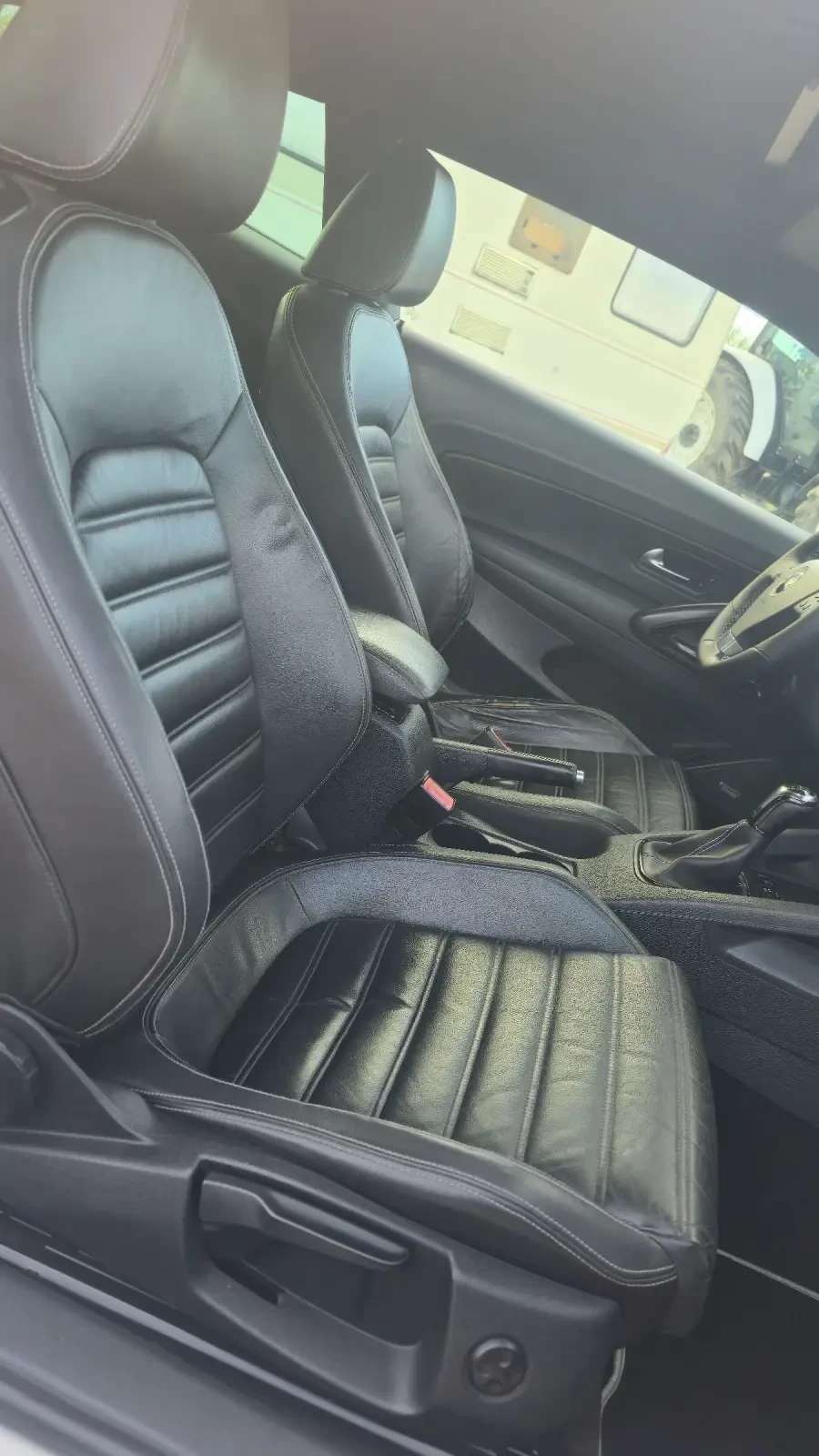 VW Scirocco 2.0 TSI, снимка 6 - Автомобили и джипове - 54340563