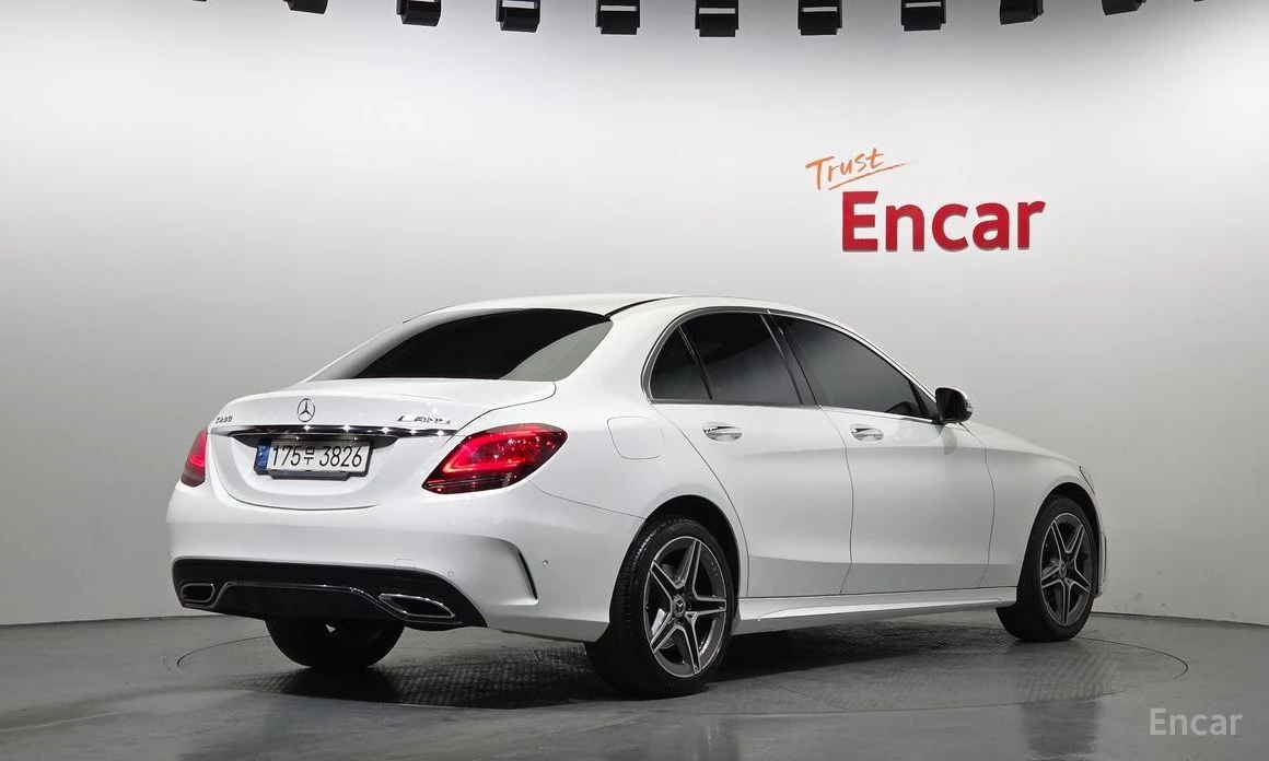 Mercedes-Benz C 200, снимка 2 - Автомобили и джипове - 54394561