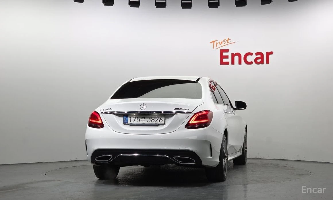 Mercedes-Benz C 200, снимка 4 - Автомобили и джипове - 54394561