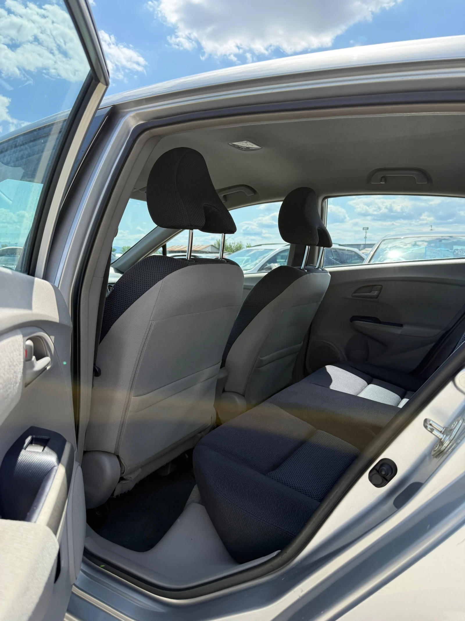 Honda Insight 1.3 HYBRID, снимка 8 - Автомобили и джипове - 55395939