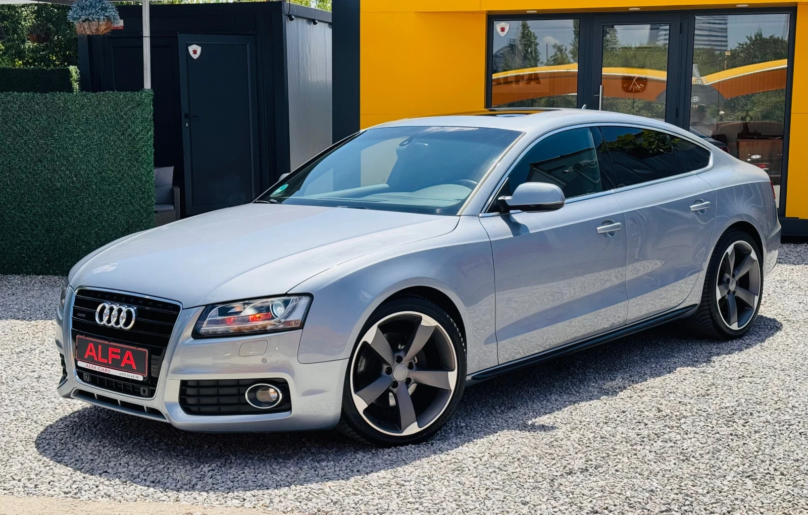 Audi A5 S5/3.0d/SPORT/BANK&OLUFSEN/SPORT DIF/ТОП///, снимка 3 - Автомобили и джипове - 55446882