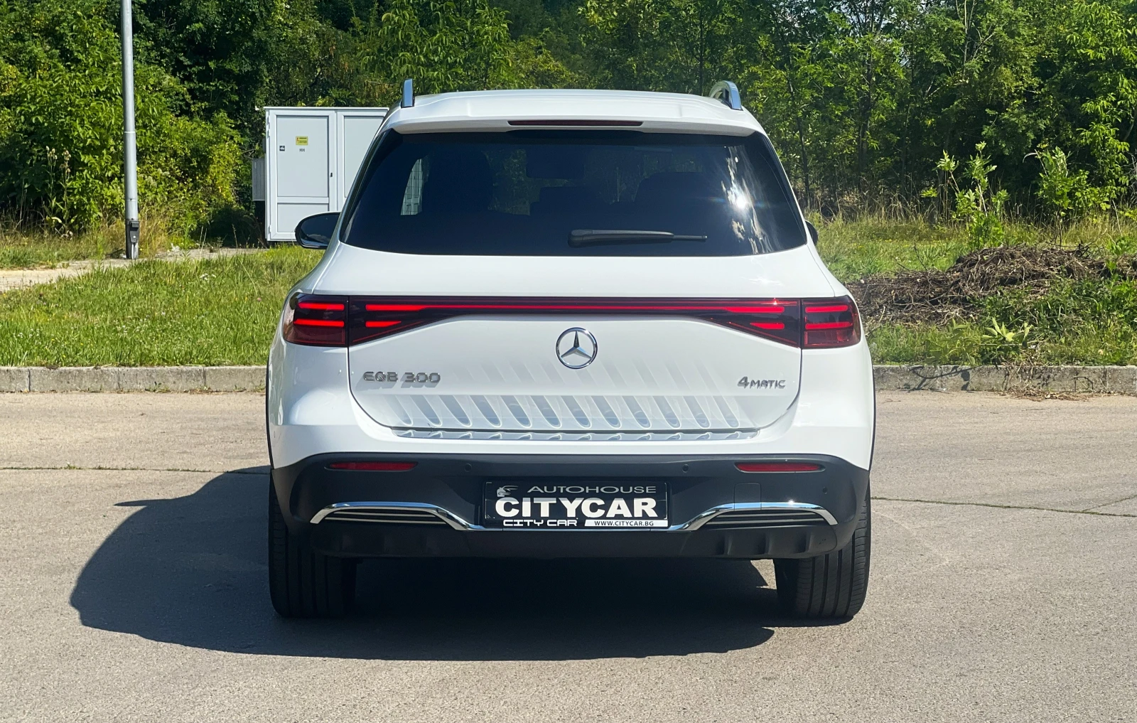 Mercedes-Benz EQB 300 / AMG / 4M / CAMERA / DISTRONIC / , снимка 5 - Автомобили и джипове - 55537920