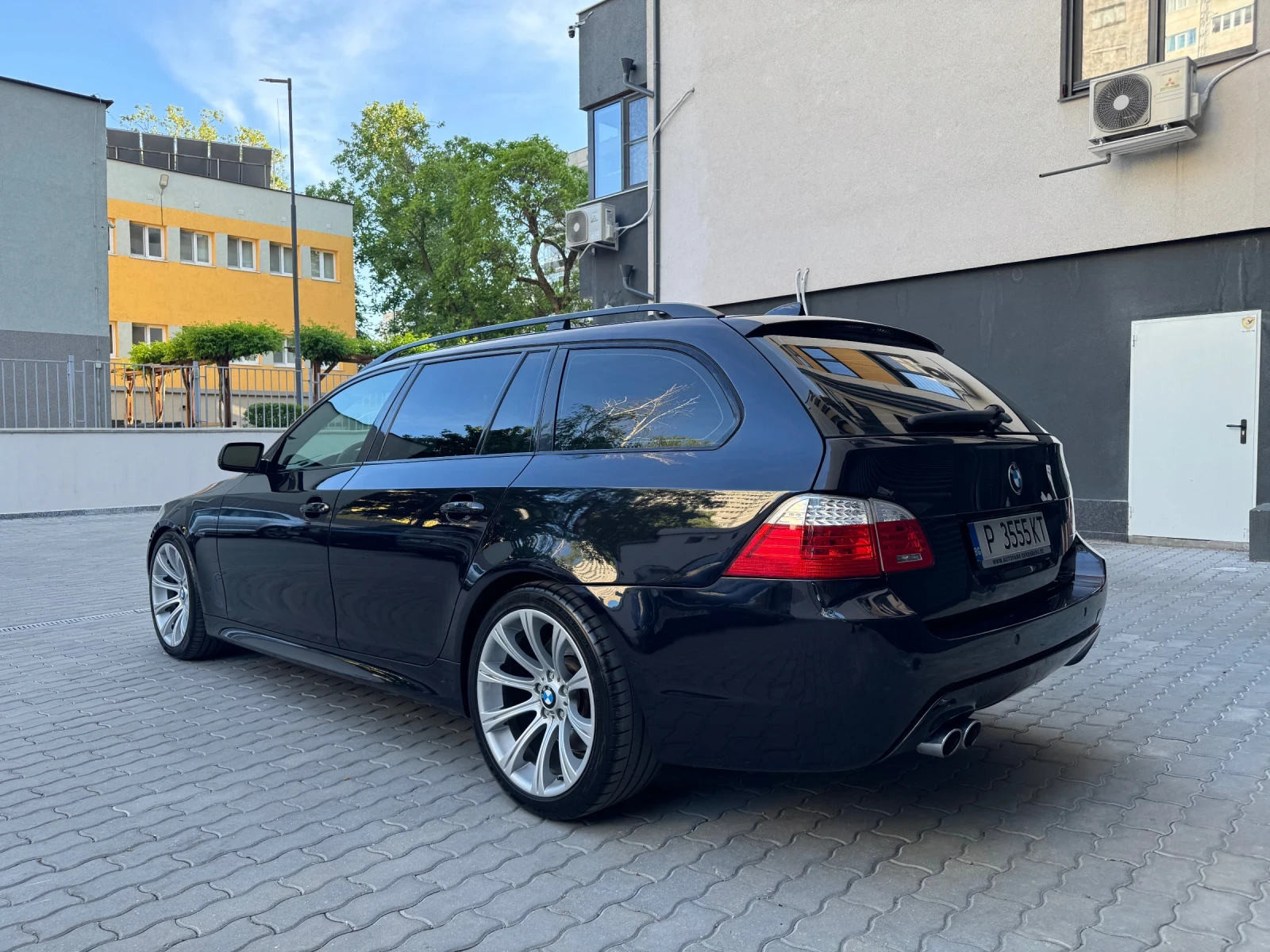 BMW 535 M PACK/SAT/HEAD UP/DISTRONIC, снимка 3 - Автомобили и джипове - 55648149