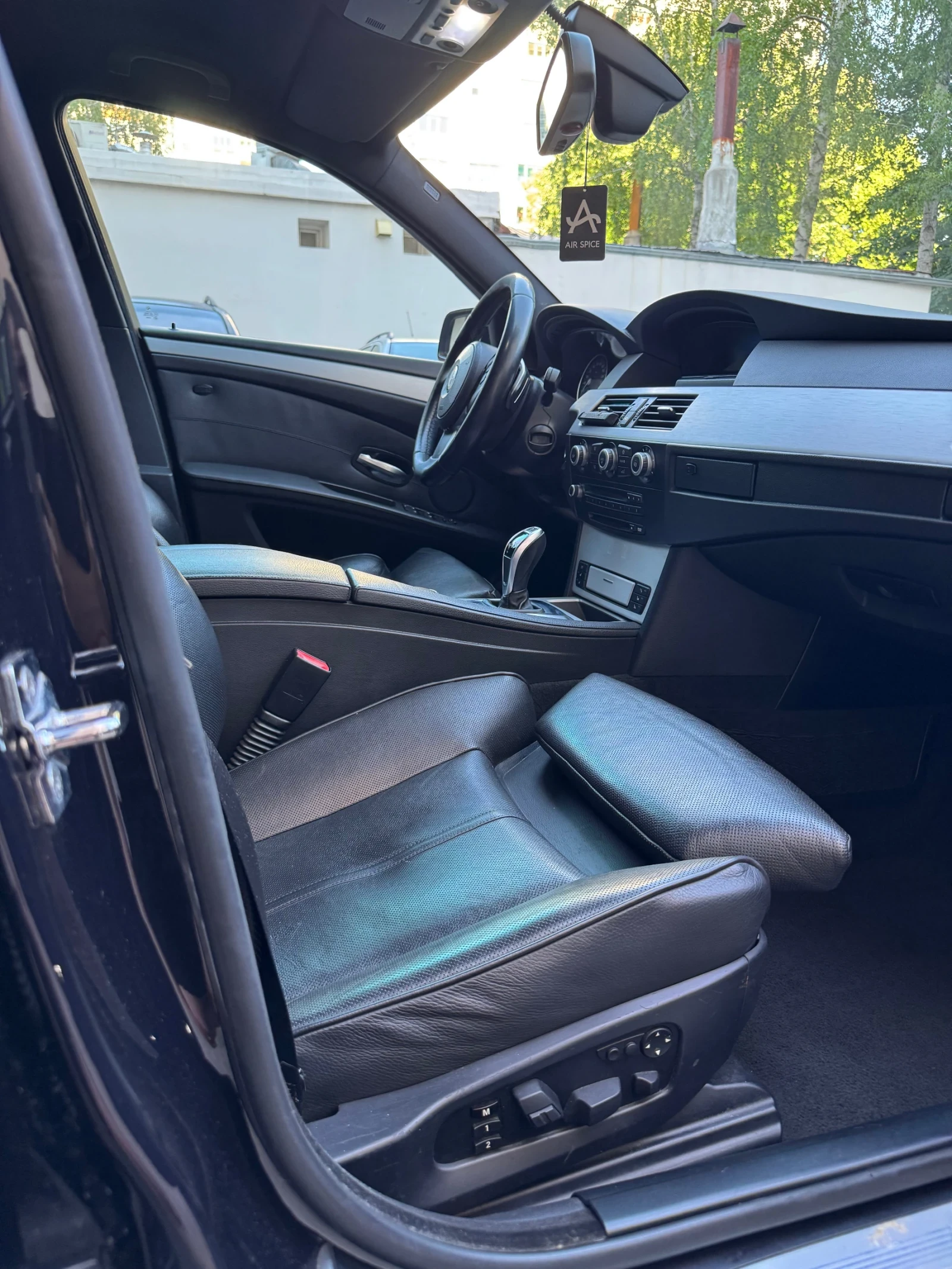 BMW 535 M PACK/SAT/HEAD UP/DISTRONIC, снимка 13 - Автомобили и джипове - 55648149
