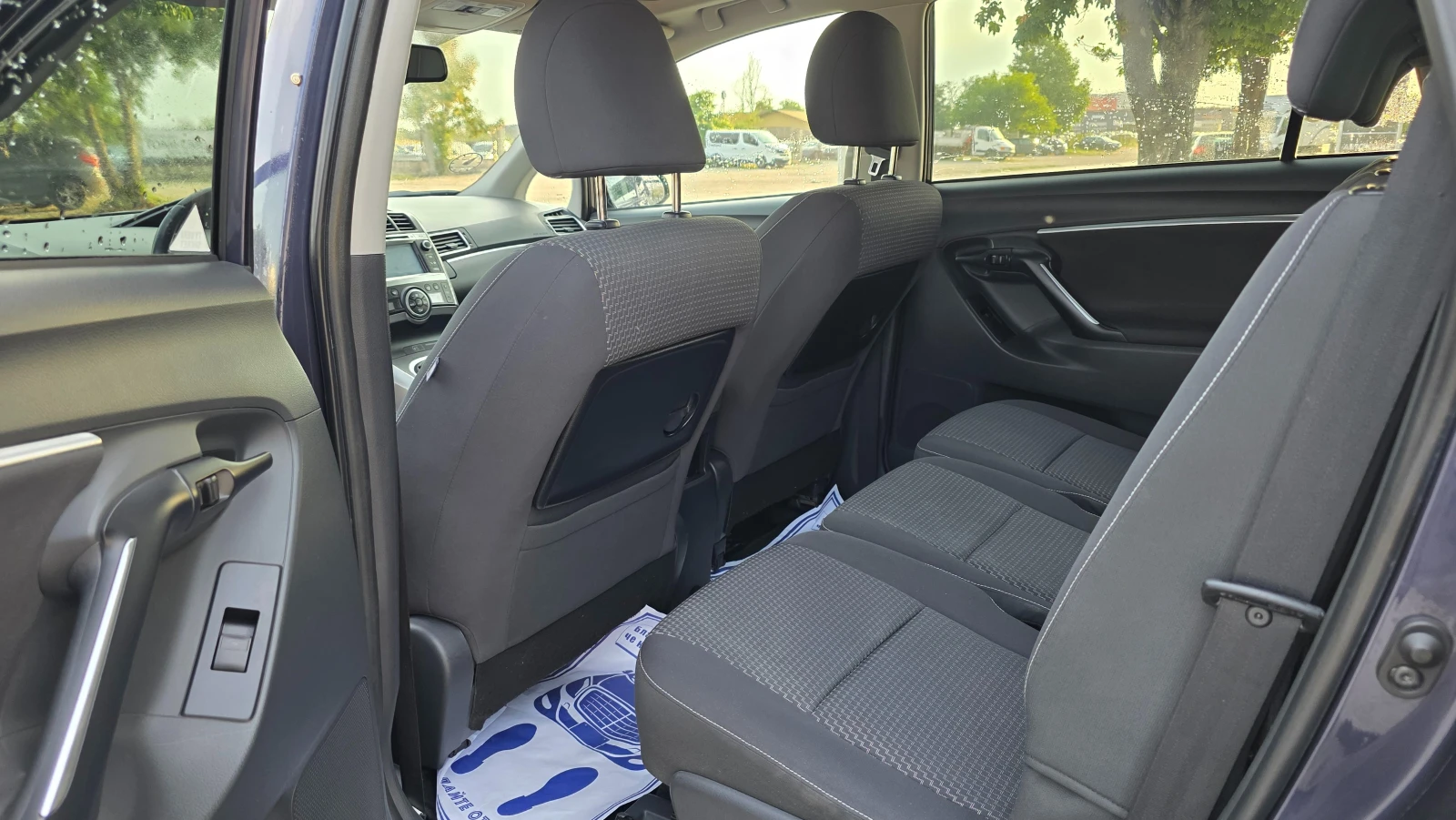 Toyota Verso 1.6d/111hp/7m-УНИКАТ, снимка 10 - Автомобили и джипове - 55871586