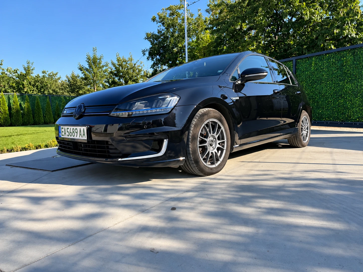 VW Golf e-Golf/2016г./OZ Ultraleggera
