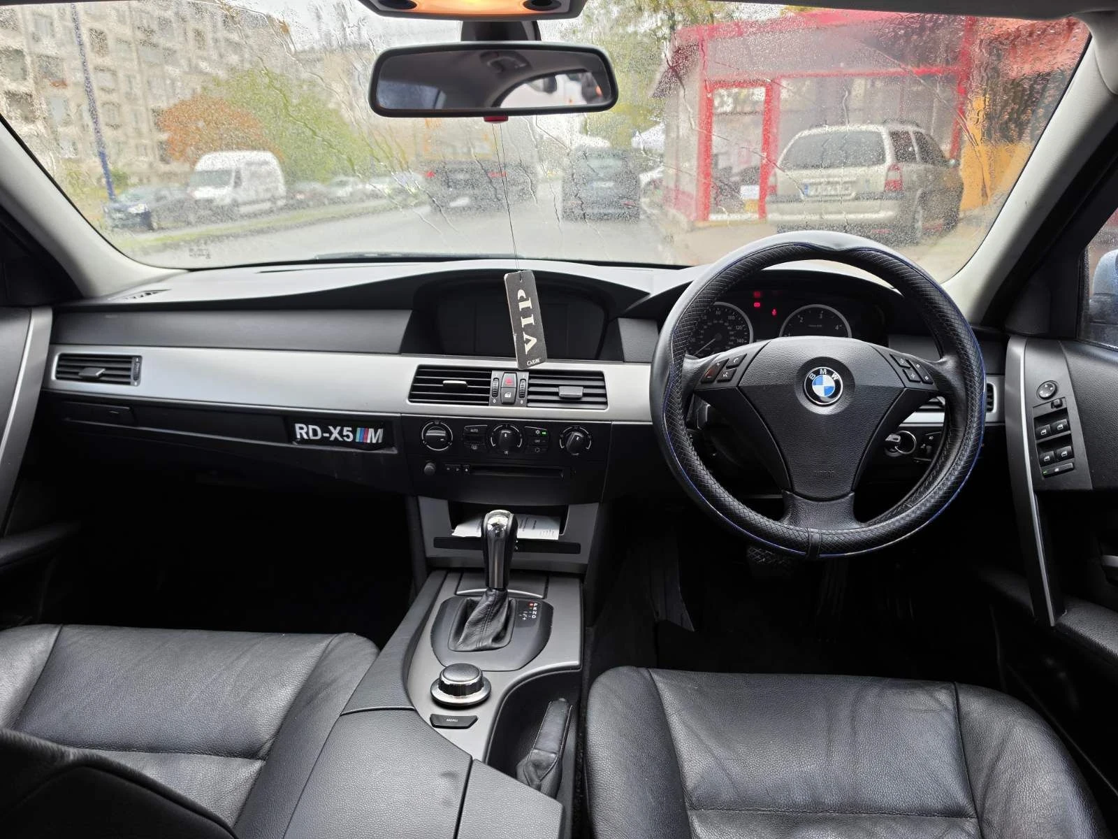 BMW 520 Автоматик, Десен волан , снимка 12 - Автомобили и джипове - 56739040