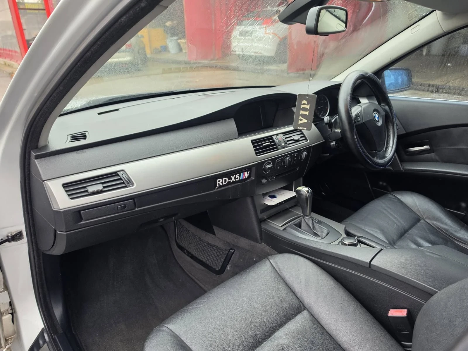 BMW 520 Автоматик, Десен волан , снимка 7 - Автомобили и джипове - 56739040