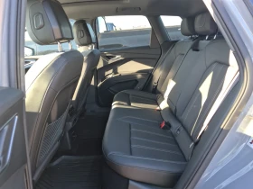 Audi Q4 55 QUATTRO 2 КЛЮЧА| 360| ПАНО| CARFAX, снимка 17
