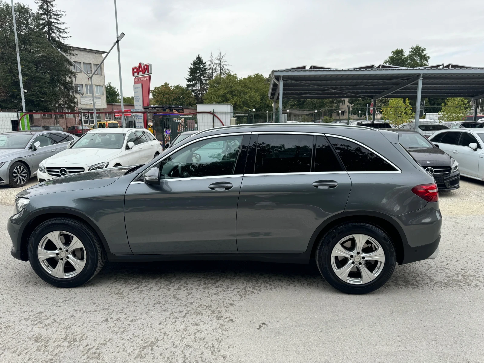 Mercedes-Benz GLC 220 4MATIC - 170к.с. - Топ състояние - изображение 7