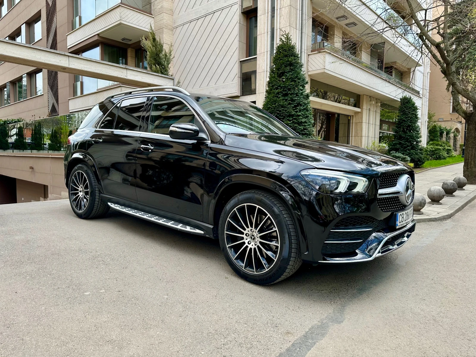 Mercedes-Benz GLE 350 * AMG * 1 Собственик * Лизинг * 7 Местен *  - изображение 2
