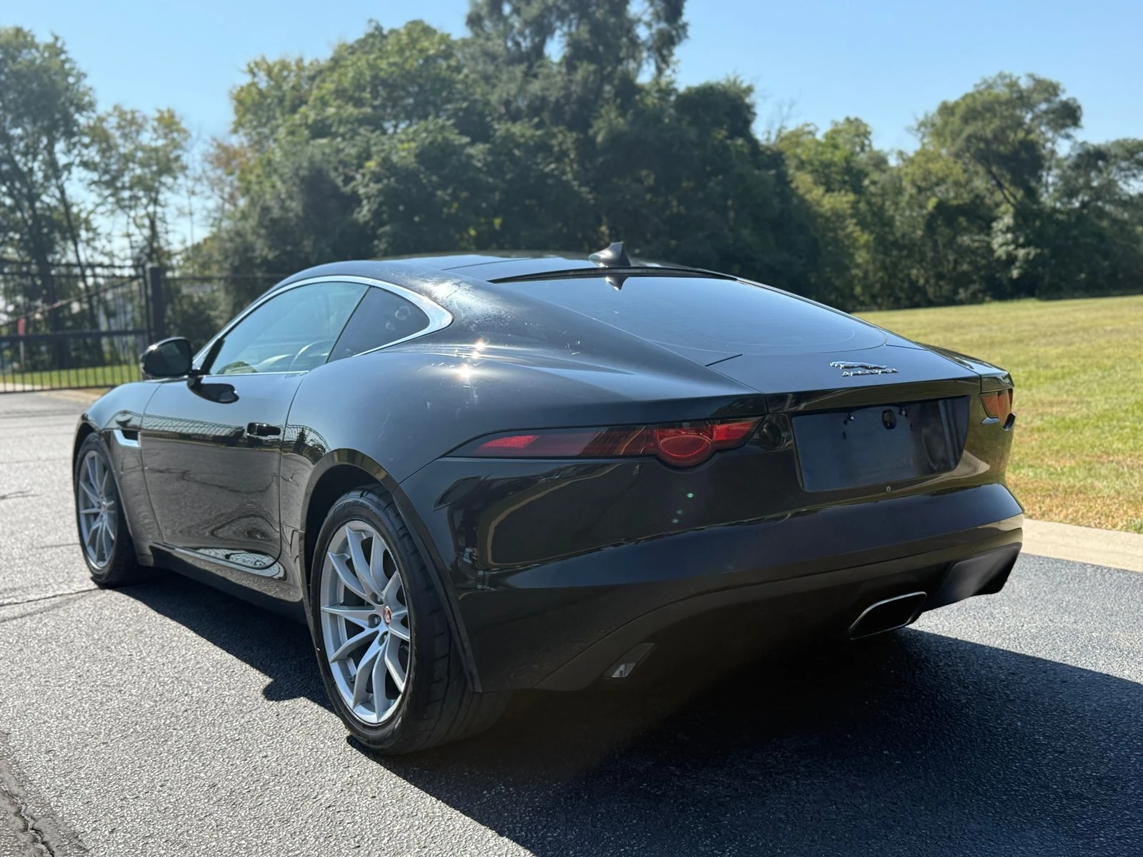 Jaguar F-PACE P300* CARFAX* ОПЦИЯ ЗА ФИНАНСИРАНЕ*  - изображение 9