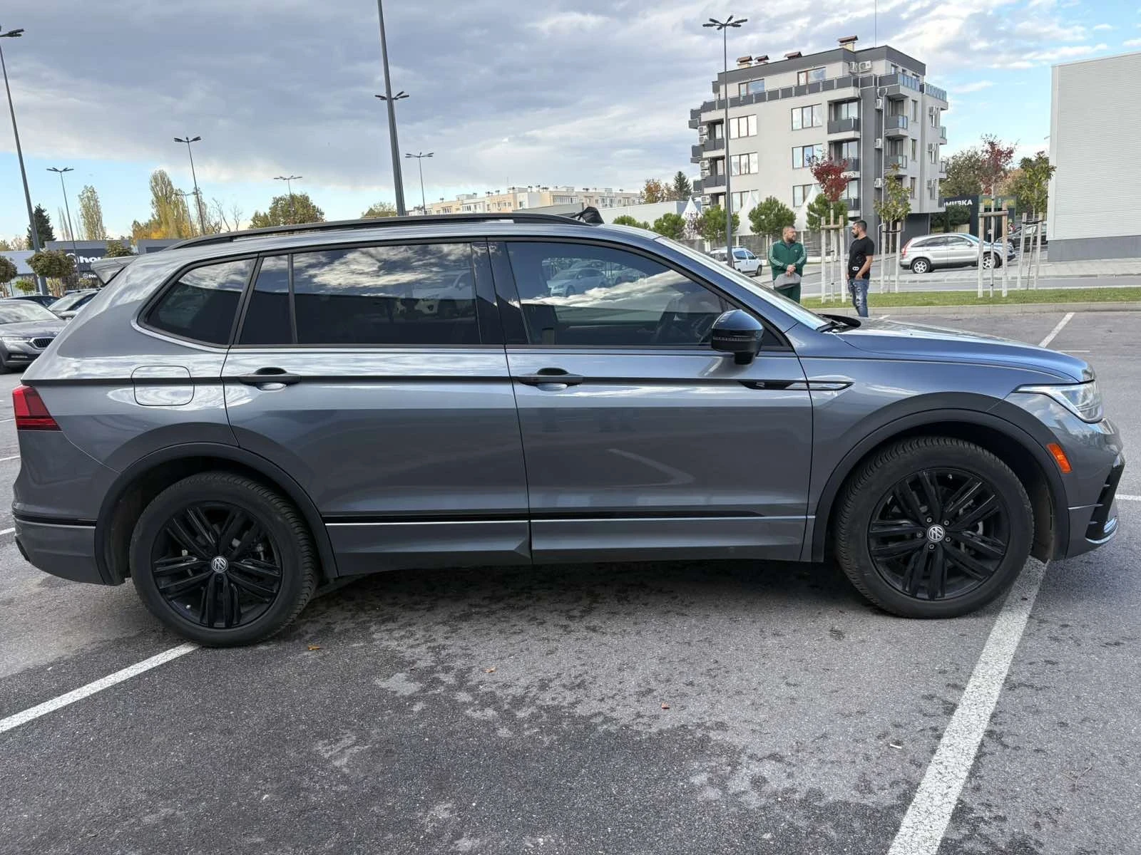 VW Tiguan R-Line, SE - изображение 3