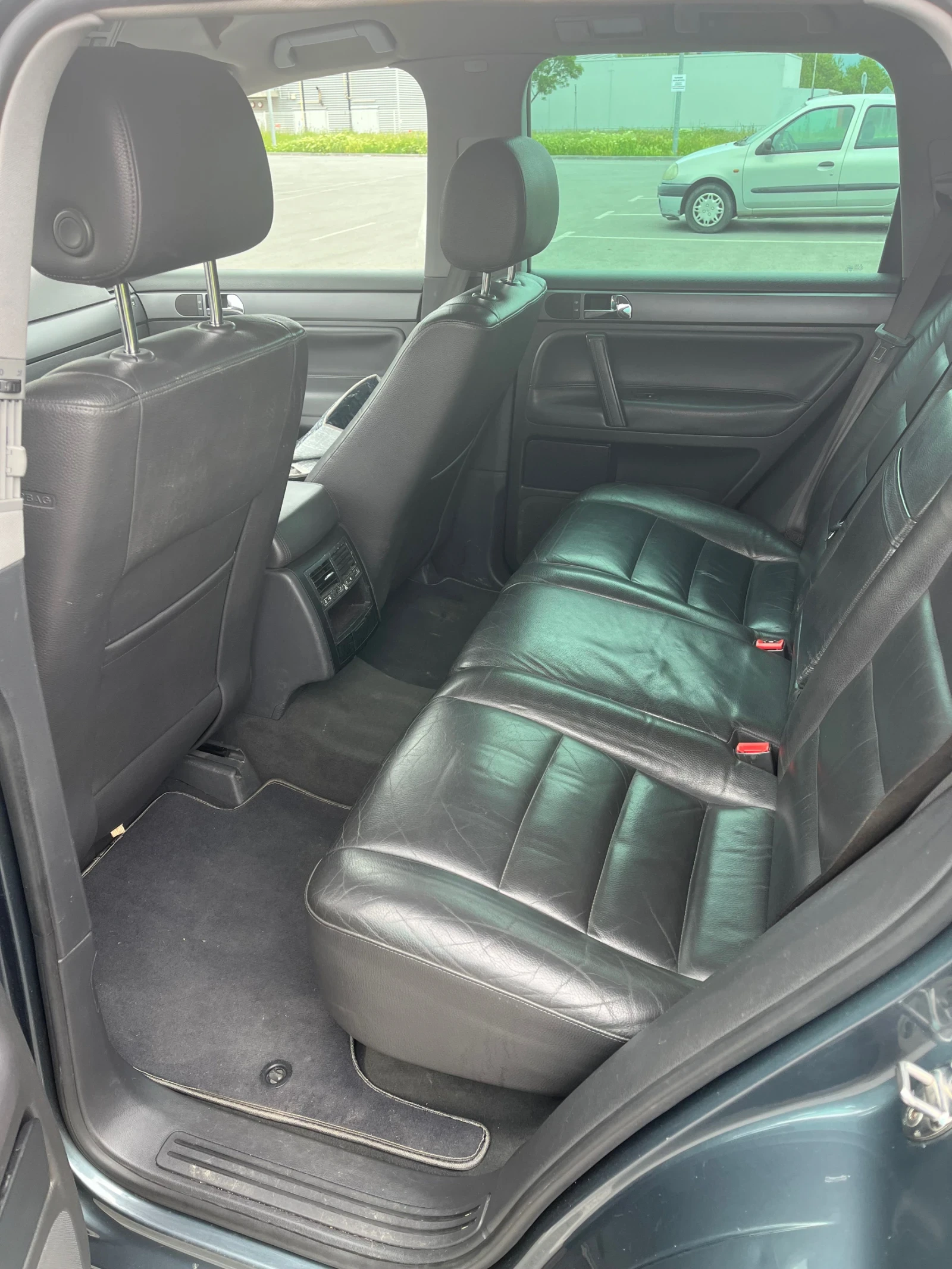 VW Touareg, снимка 4 - Автомобили и джипове - 54484615