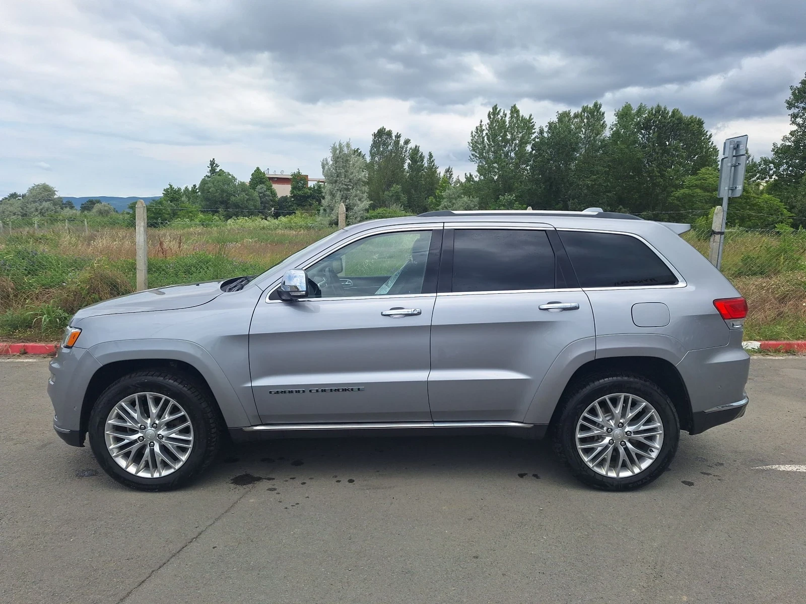 Jeep Grand cherokee Summit, снимка 3 - Автомобили и джипове - 55257799