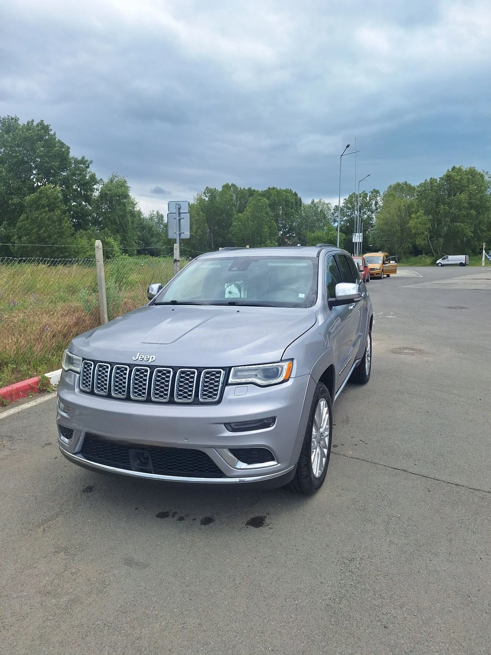 Jeep Grand cherokee Summit, снимка 2 - Автомобили и джипове - 55257799