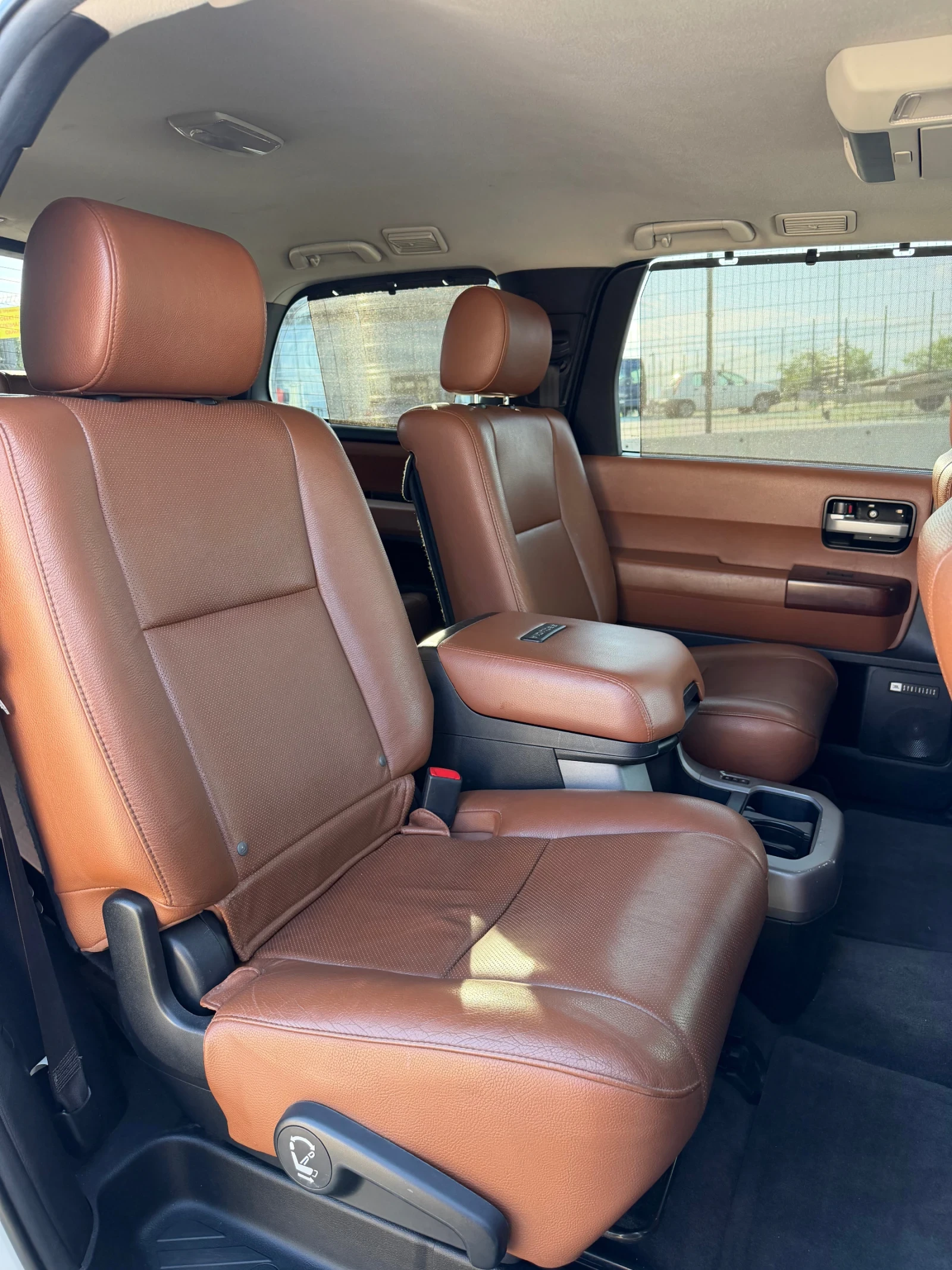 Toyota Sequoia Platinum, снимка 8 - Автомобили и джипове - 55666882