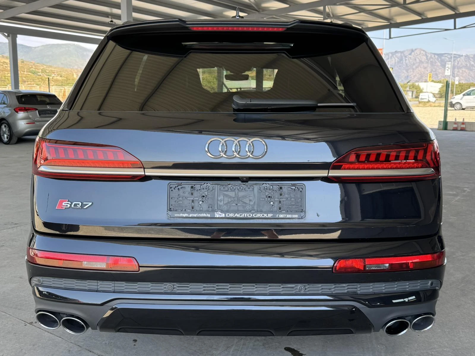 Audi SQ7 435ps B&O* Lazer* Distr* Carbon* Head Up* Гаранция, снимка 4 - Автомобили и джипове - 56158652
