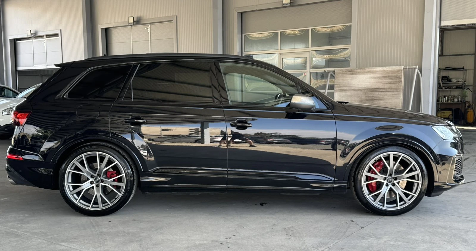 Audi SQ7 435ps B&O* Lazer* Distr* Carbon* Head Up* Гаранция, снимка 6 - Автомобили и джипове - 56158652