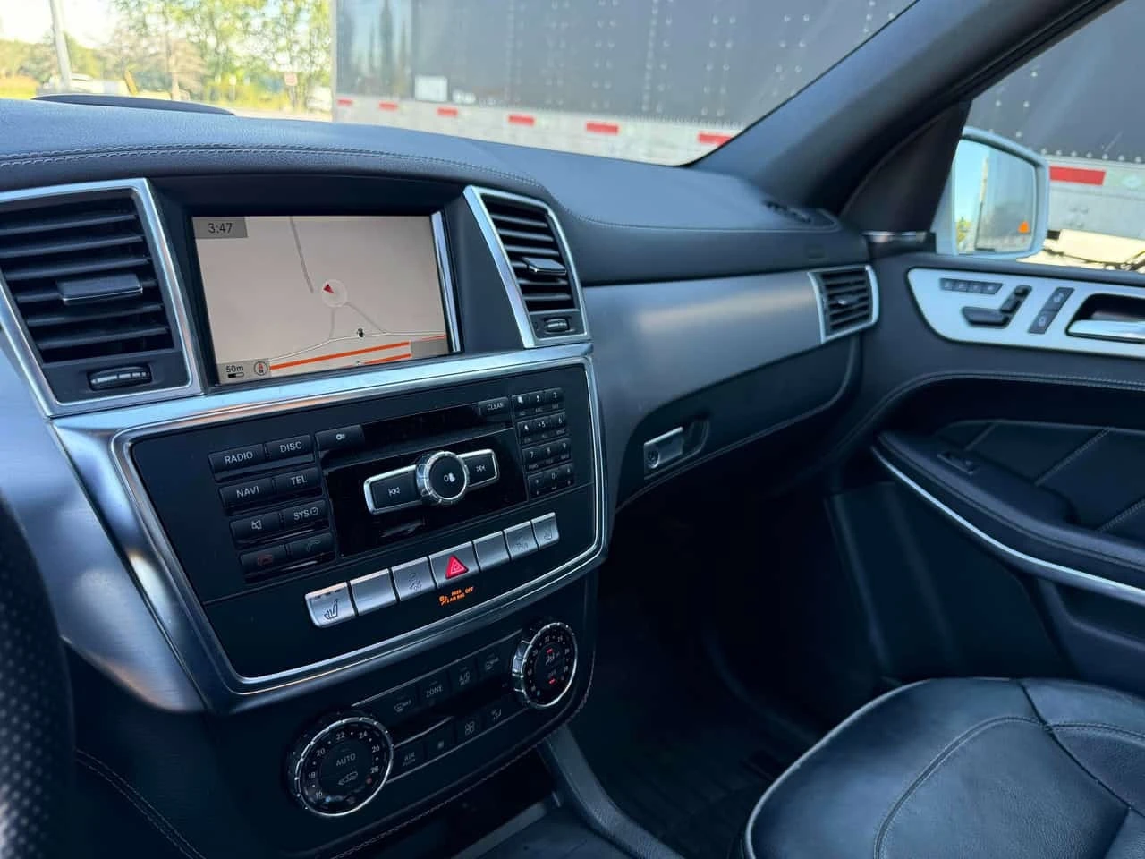 Mercedes-Benz GL 550 4MATIC CARFAX, снимка 13 - Автомобили и джипове - 56208255