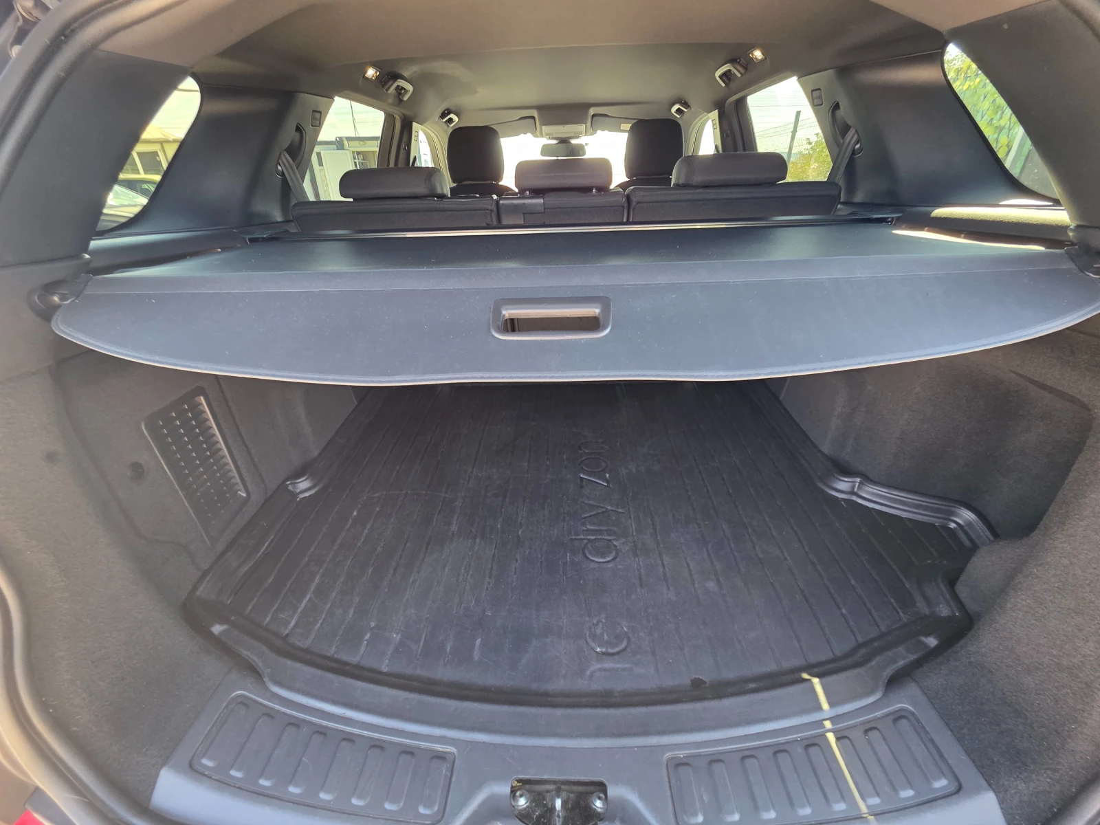 Land Rover Discovery Sport 2.0 TD4-AWD-Automatic-180hp, снимка 15 - Автомобили и джипове - 56295053