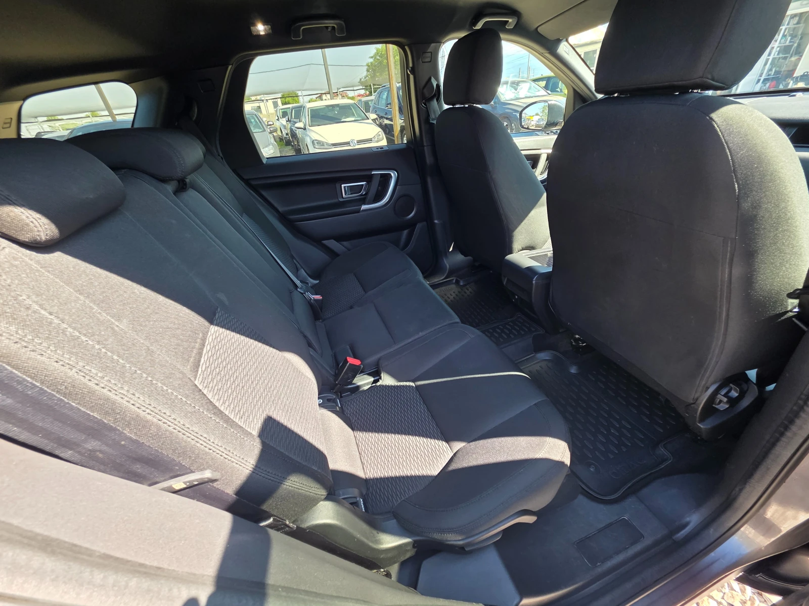 Land Rover Discovery Sport 2.0 TD4-AWD-Automatic-180hp, снимка 13 - Автомобили и джипове - 56295053
