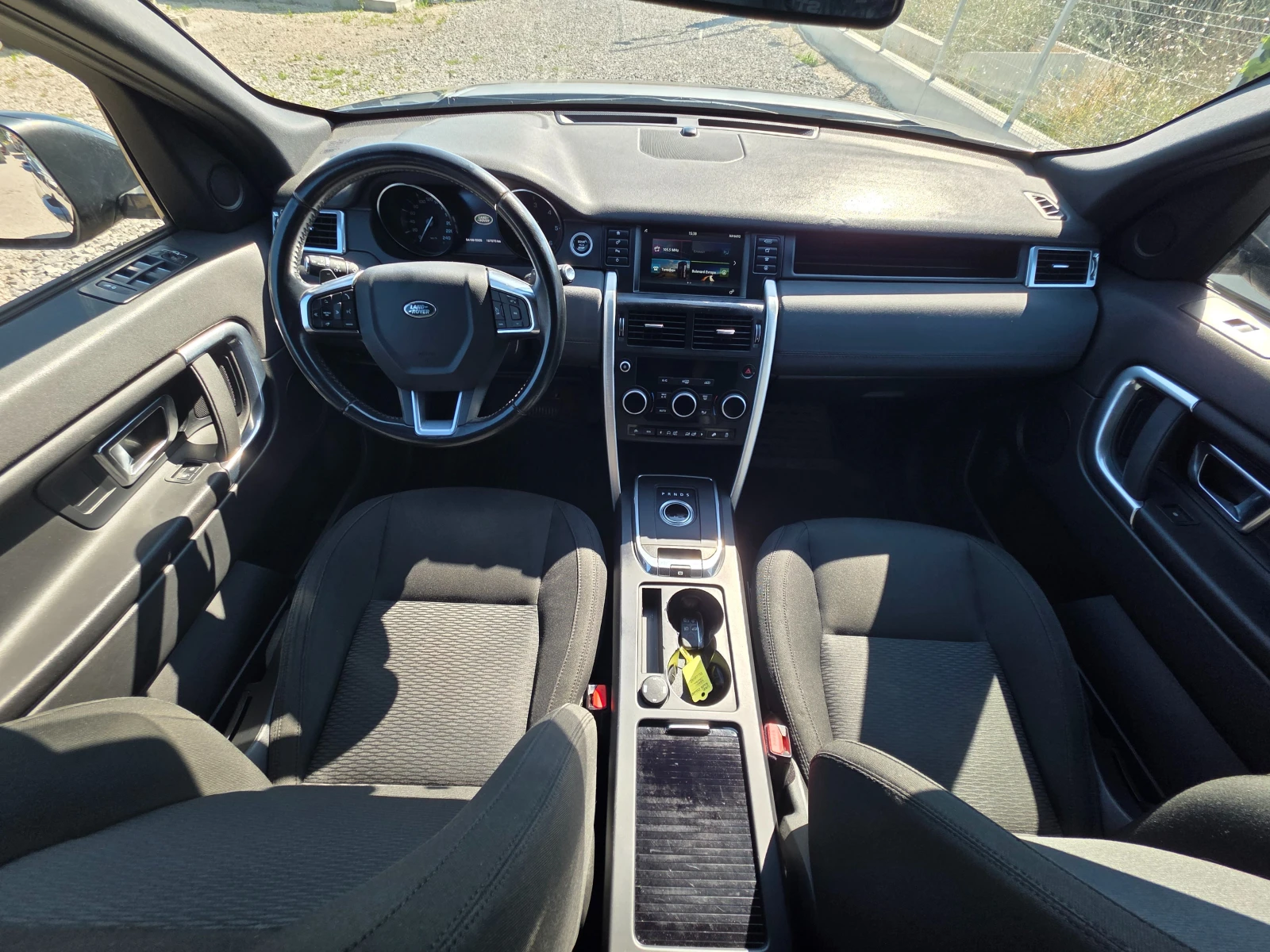 Land Rover Discovery Sport 2.0 TD4-AWD-Automatic-180hp, снимка 9 - Автомобили и джипове - 56295053