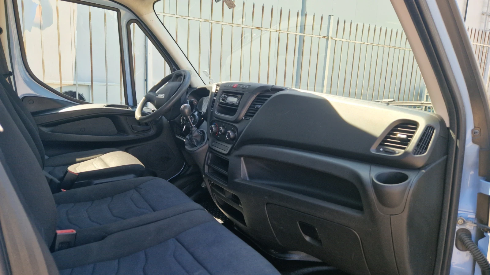 Iveco Daily, снимка 6 - Бусове и автобуси - 55095743