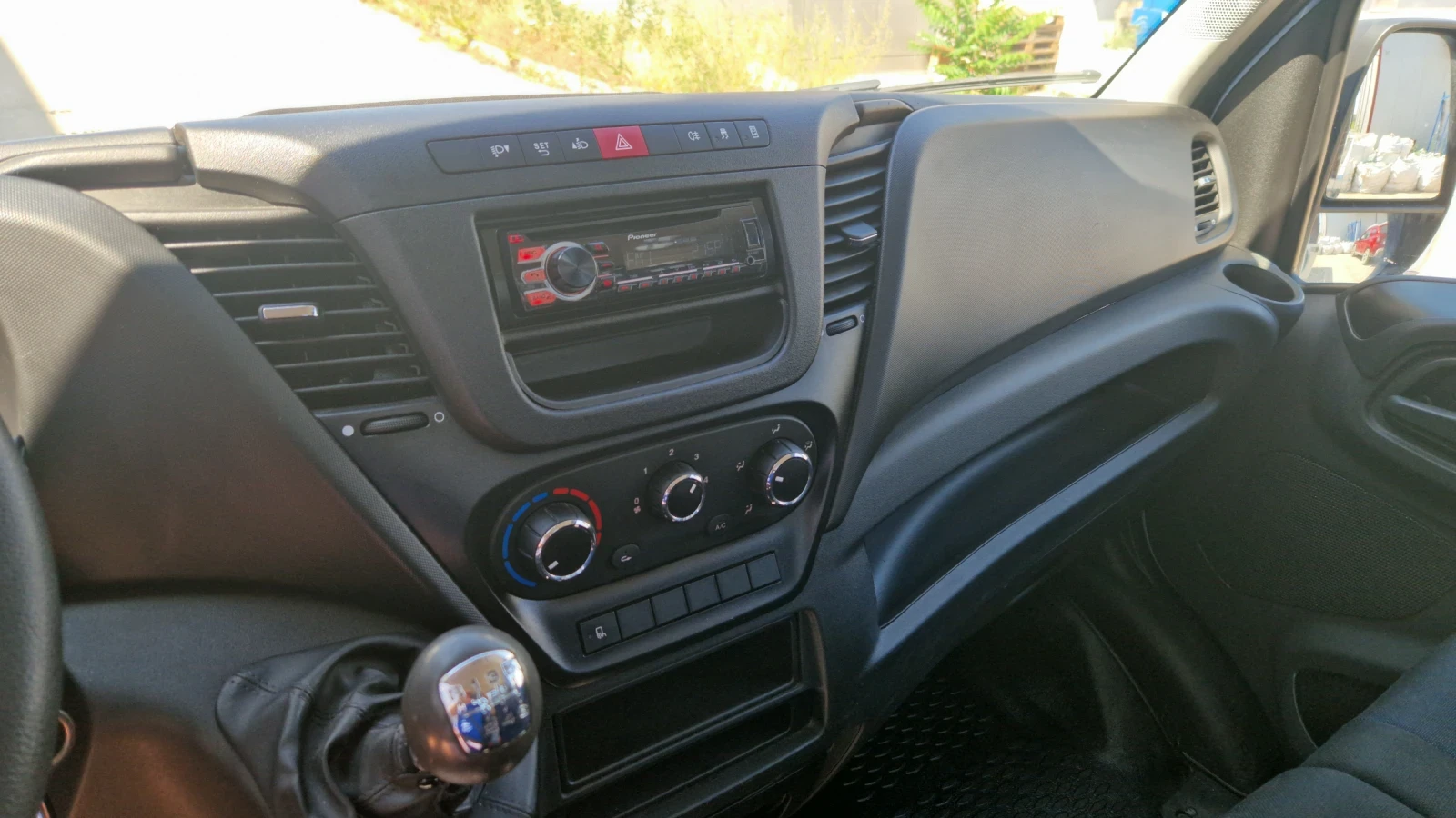 Iveco Daily, снимка 5 - Бусове и автобуси - 55095743