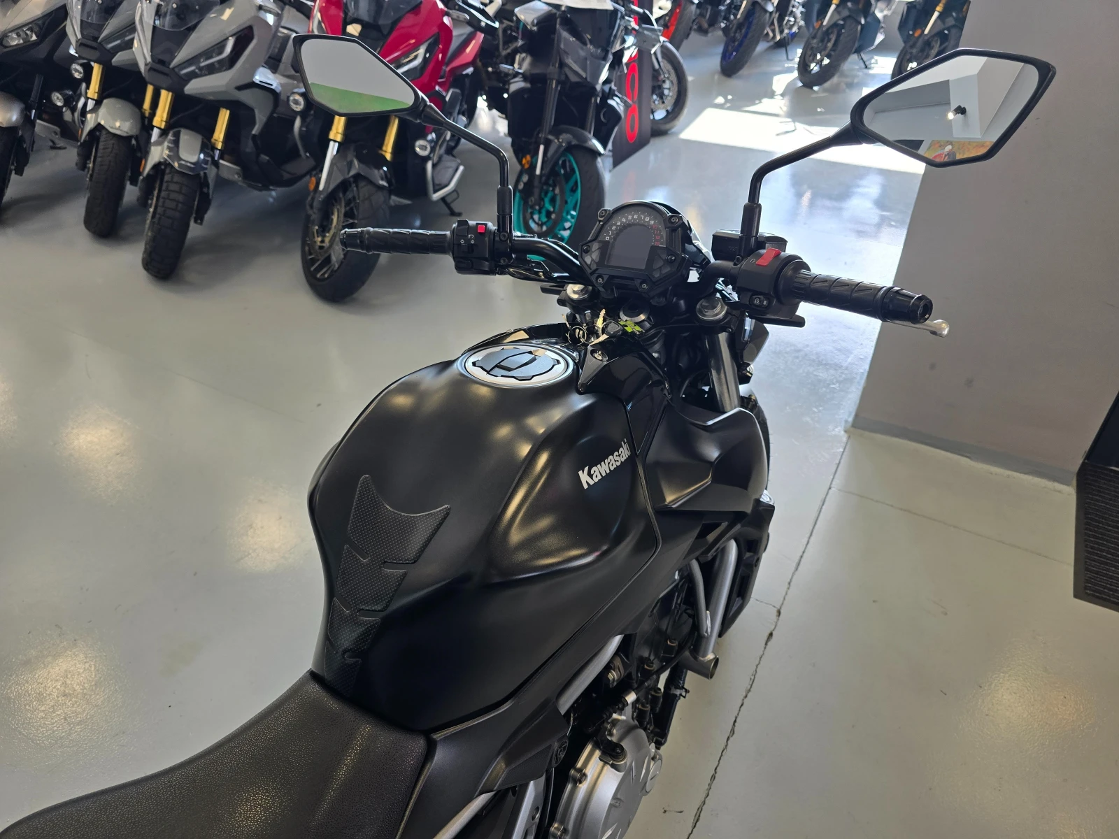 Kawasaki Z 650ie, ABS, 2017г., снимка 11 - Мотоциклети и мототехника - 54707621
