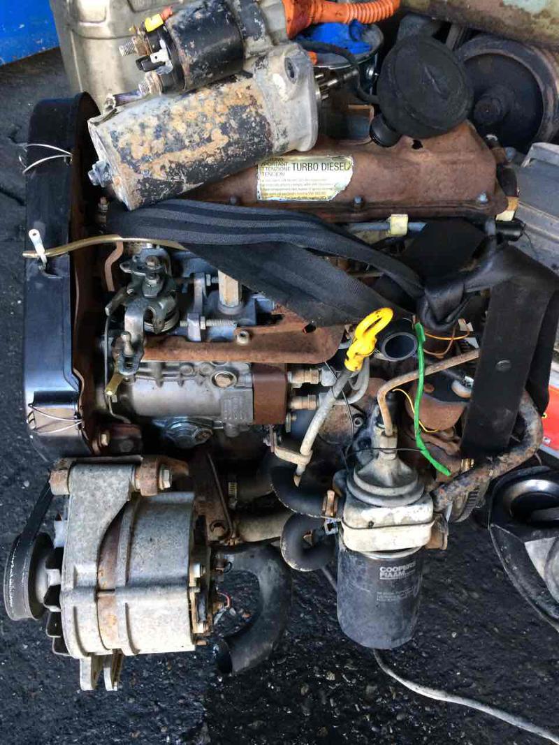 Двигател за VW Golf, снимка 1 - Части - 17359806