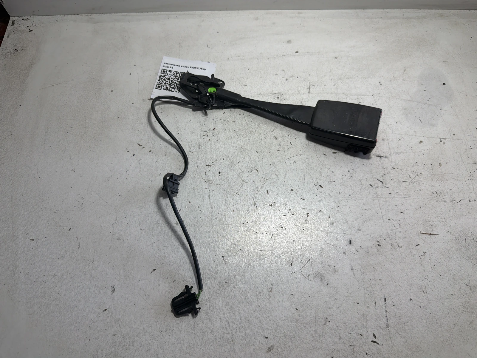закопчалка колан 8K0857755D Audi A4