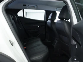 Peugeot 2008 е-2008 50 kWh Allure Pack, снимка 7