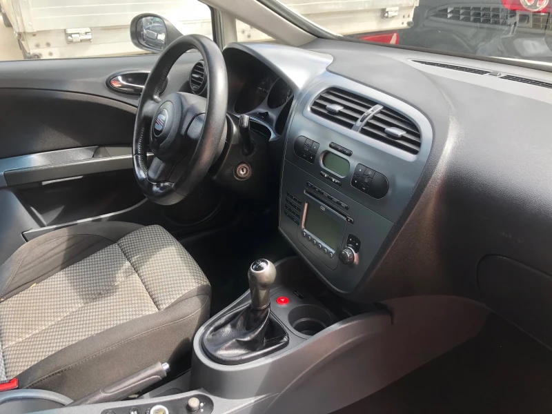 Seat Leon 1.9 TDI, снимка 11 - Автомобили и джипове - 46872182