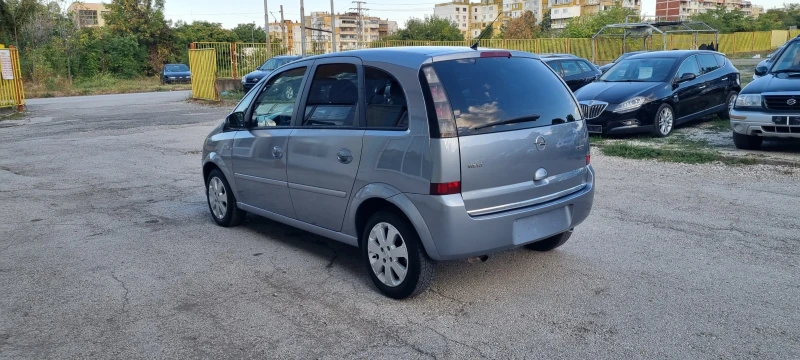 Opel Meriva 1.3 CDTI, снимка 12 - Автомобили и джипове - 47346415