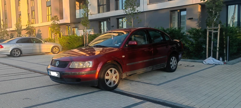 VW Passat, снимка 16 - Автомобили и джипове - 47380665