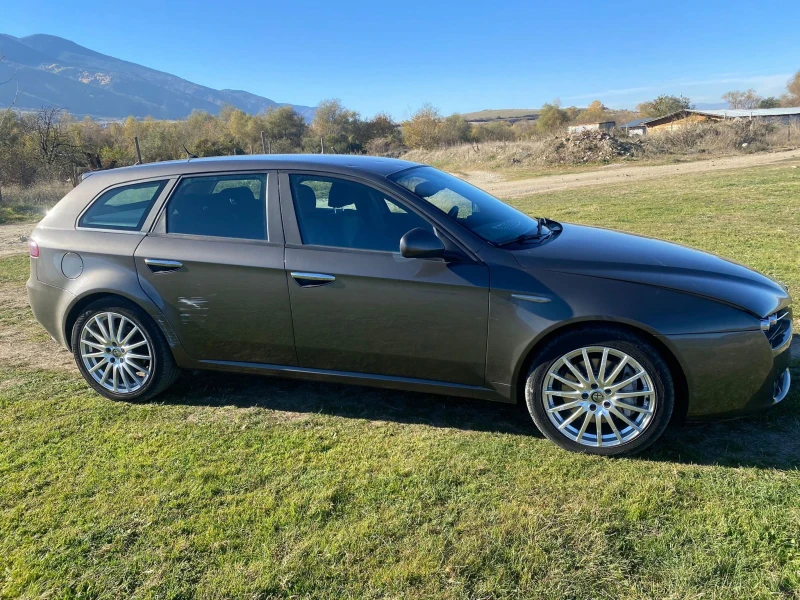 Alfa Romeo 159 sportwagon Executive Q-Tronic , снимка 3 - Автомобили и джипове - 47959949