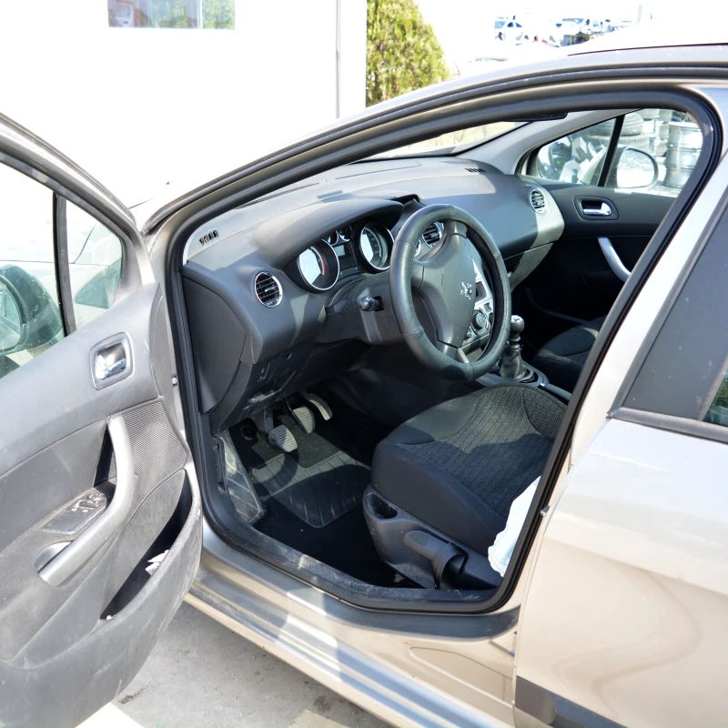 Peugeot 308 1.6 HDI, снимка 5 - Автомобили и джипове - 49928677