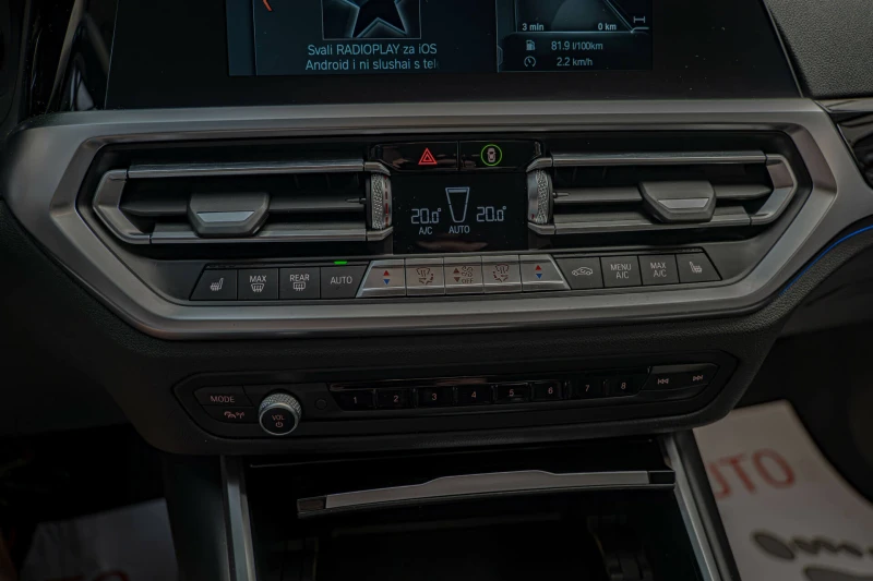 BMW 330 Sport/xDrive/Ambient/Камера/FullLed/Подгрев, снимка 12 - Автомобили и джипове - 50641379