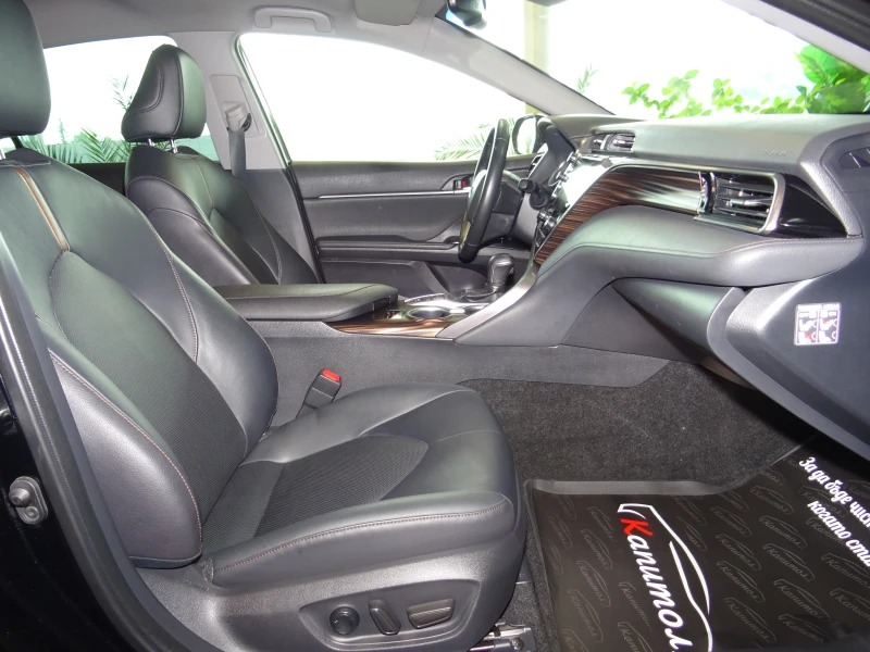 Toyota Camry 2.5 HYBRID DESIGN 218 , снимка 10 - Автомобили и джипове - 51074335