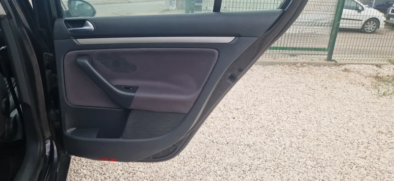 VW Golf 1.9 tdi NAVI-ИТАЛИЯ, снимка 13 - Автомобили и джипове - 51195006