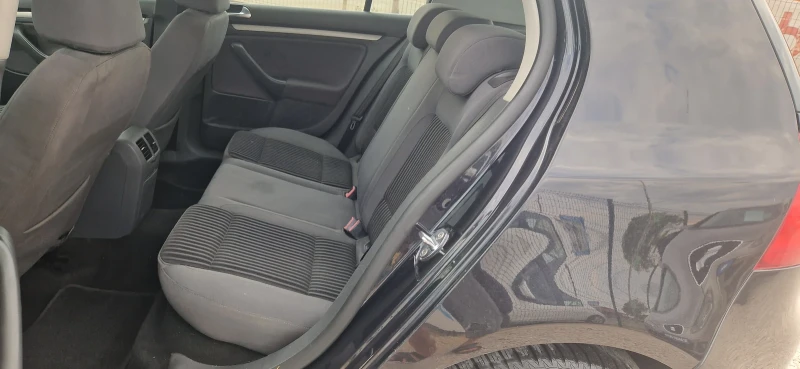 VW Golf 1.9 tdi NAVI-ИТАЛИЯ, снимка 14 - Автомобили и джипове - 51195006