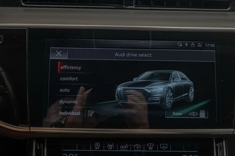 Audi A8 50TDI/Bang&Olufsen/Обдухване/Алкантар/Laser/Камера, снимка 14 - Автомобили и джипове - 51197852