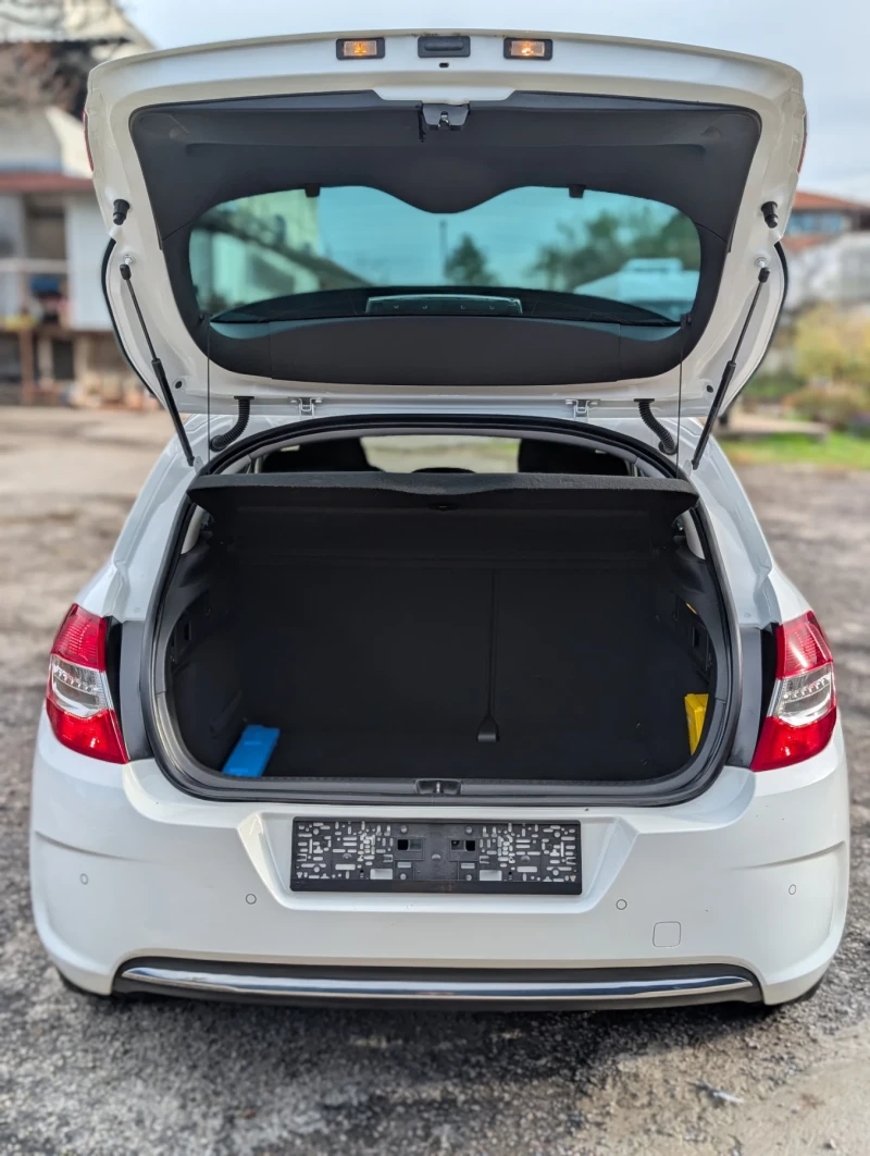 Citroen C4 1.4i, снимка 7 - Автомобили и джипове - 52391182